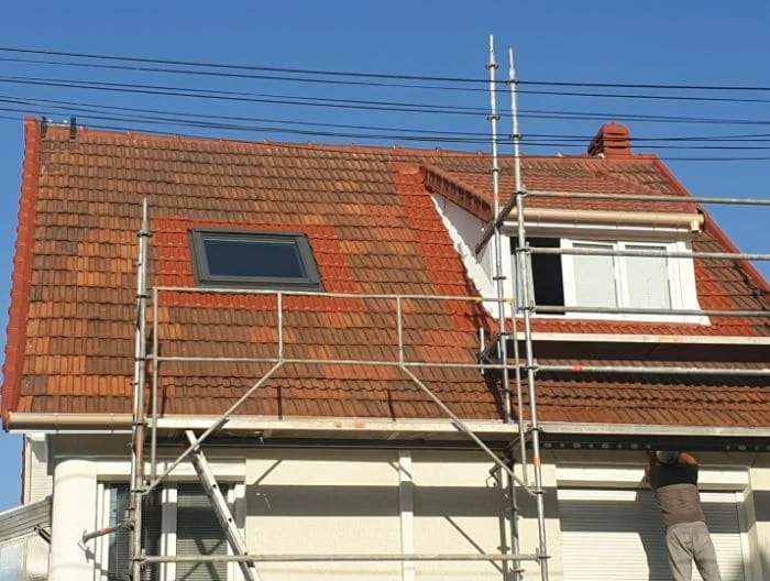 Chantier de couverture sur échafaudage en Seine-et-Marne — BS Couvreur