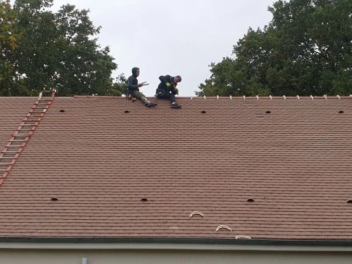 Intervention de rénovation de faîtage — BS Couvreur 77